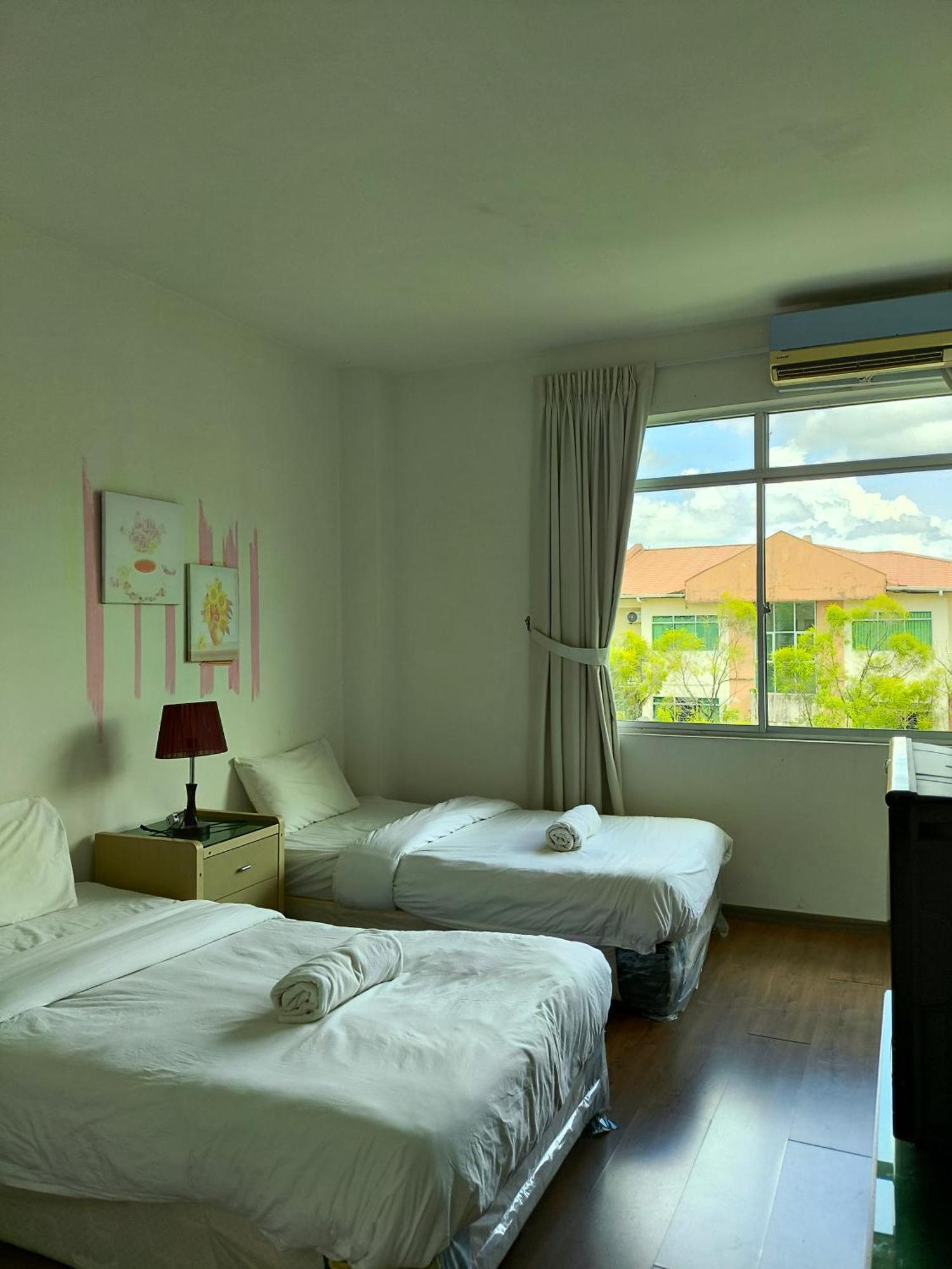Natol Homestay - Kuching Home Penthouse Airport Road Exterior foto